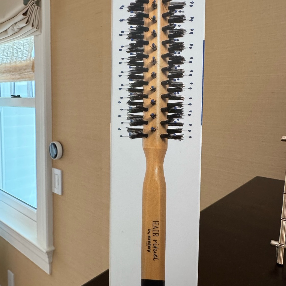 The Blow-Dry Brush No. 1